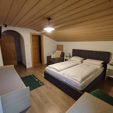 Garni Hattlerhof B&B Bruneck Exterior foto