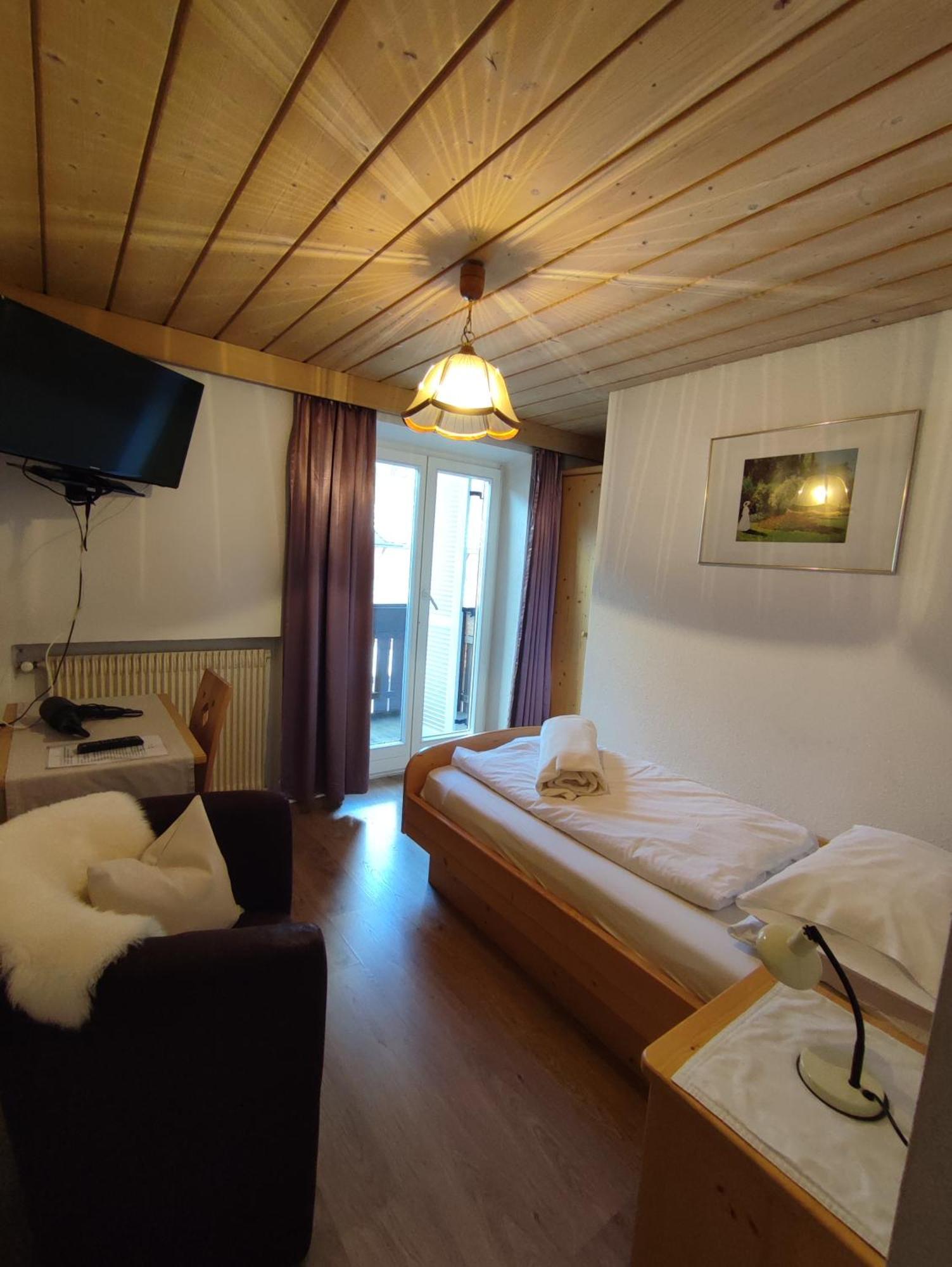 Garni Hattlerhof B&B Bruneck Exterior foto