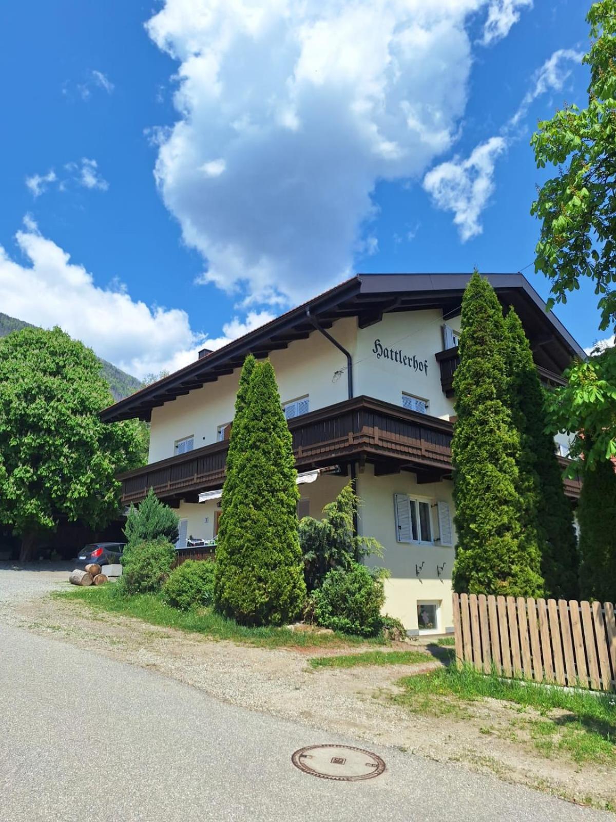 Garni Hattlerhof B&B Bruneck Exterior foto