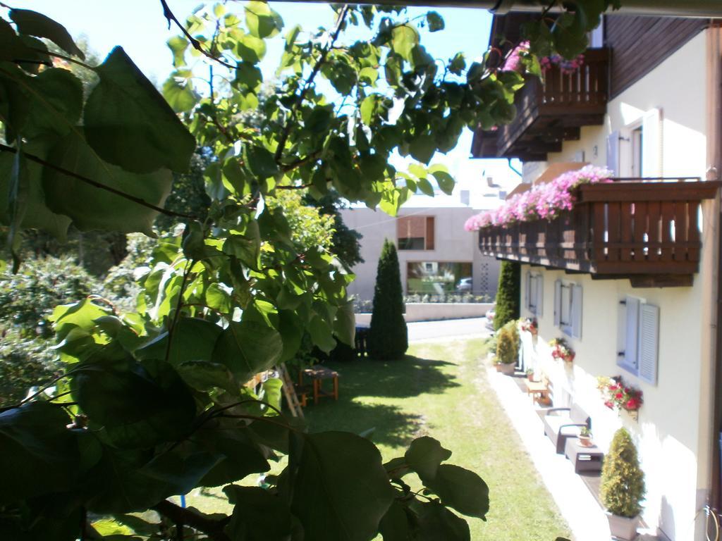 Garni Hattlerhof B&B Bruneck Exterior foto